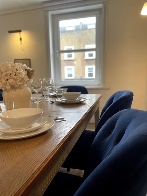 Old School Grandma London Experience ! Apartment ภายนอก รูปภาพ