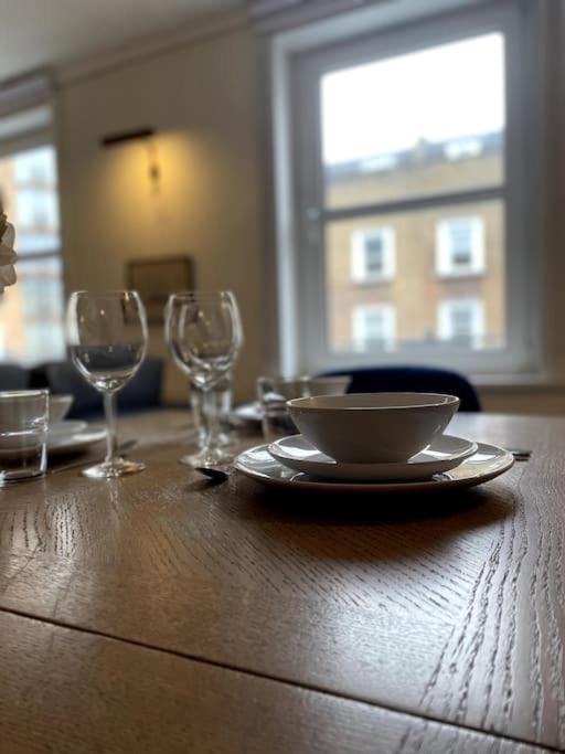 Old School Grandma London Experience ! Apartment ภายนอก รูปภาพ