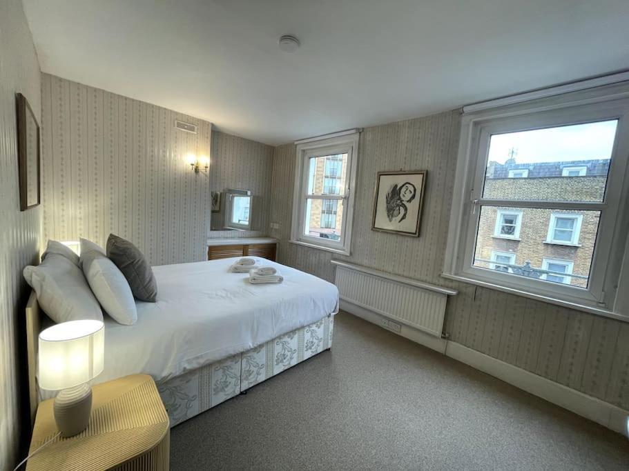 Old School Grandma London Experience ! Apartment ภายนอก รูปภาพ